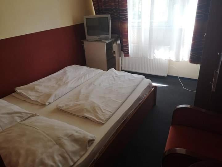 Fenyves Panzio Bed and Breakfast Siófok Eksteriør billede
